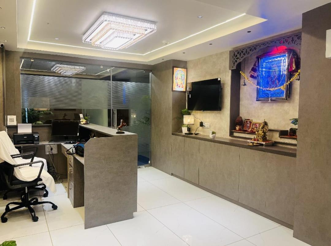 Hotel Royal Square กันตินาการ์ ภายนอก รูปภาพ