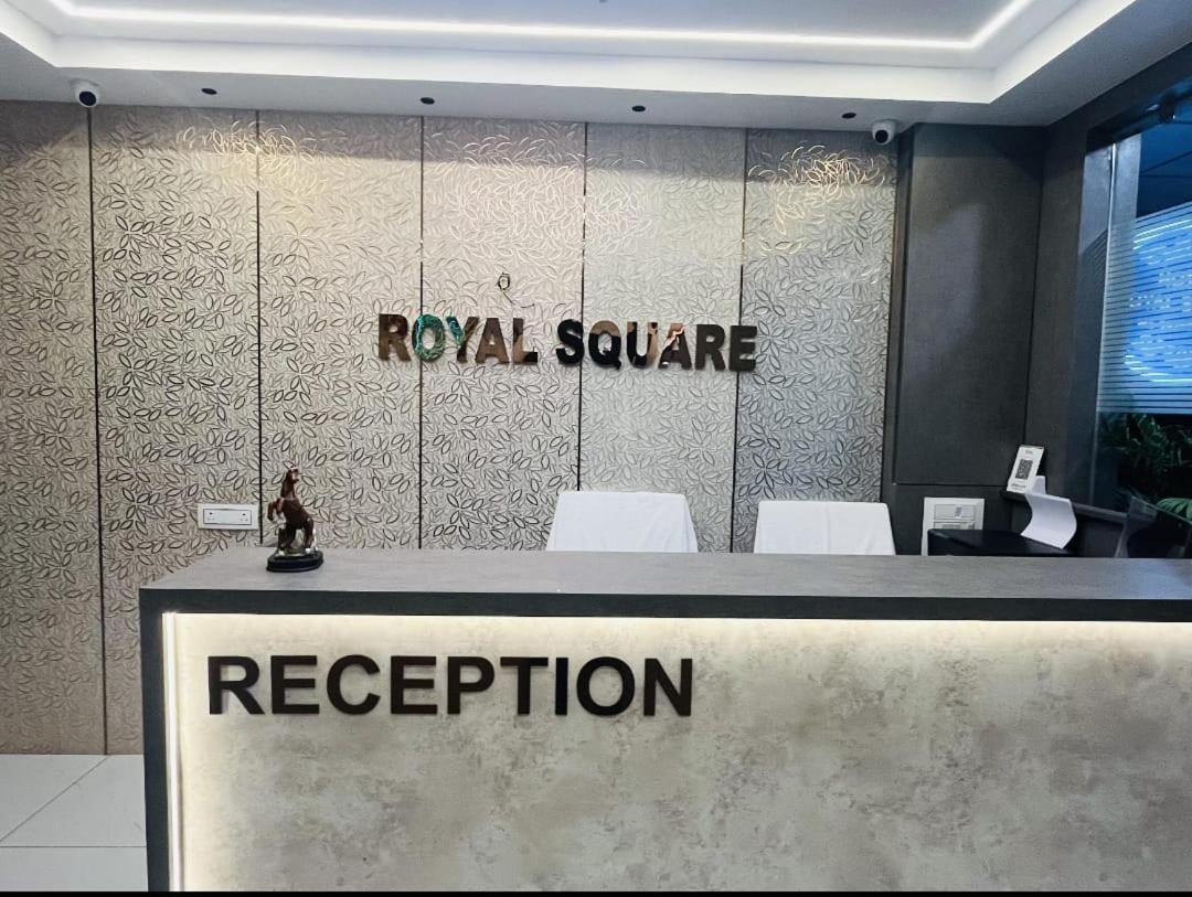 Hotel Royal Square กันตินาการ์ ภายนอก รูปภาพ